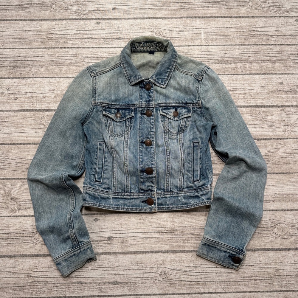 American Eagle Jacket Women's Small Blue Light Wash Cropped Button Up Trucker